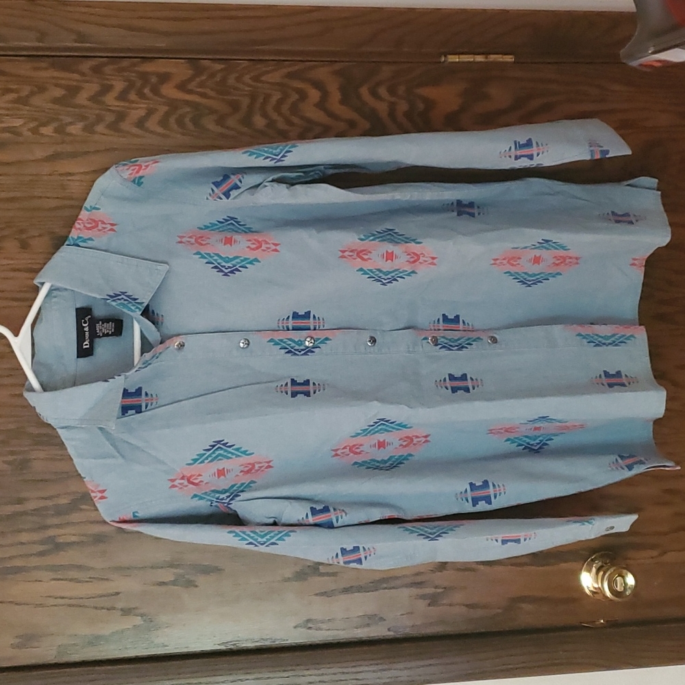 Denim and Co size large denim button up shirt